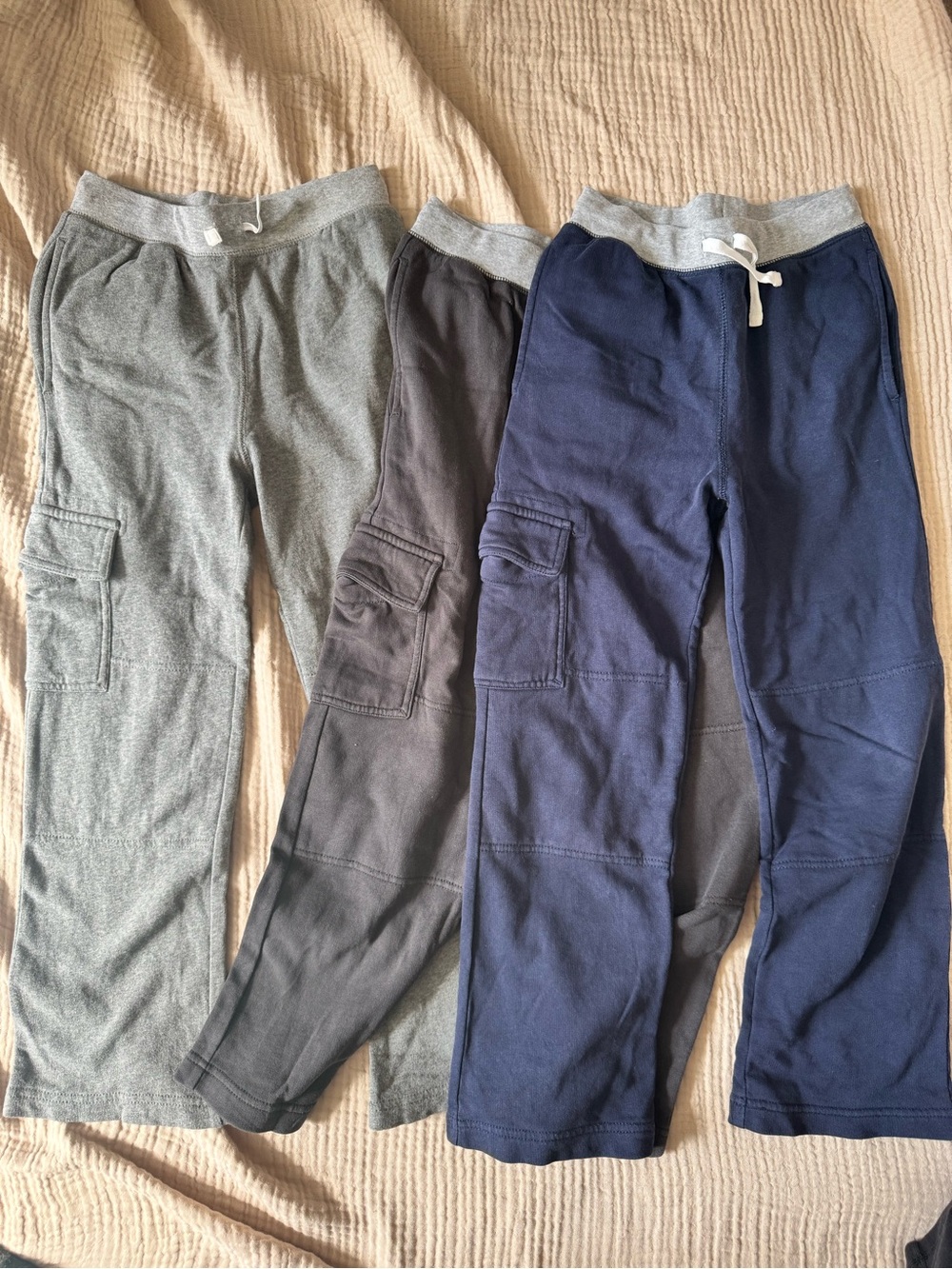 Kids Hanna Andersson Cargo Sweatpants Trio - Gray, soft black, Navy size 130